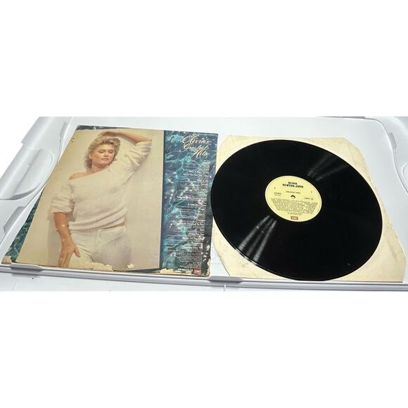 Vinyl Record with Album Cover Olivia’s Greatest Hits - Picture 3 of 5